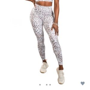 NWT Til You Collapse Effortless Leggings Savannah